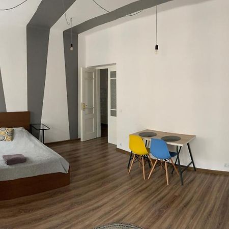 Apartament Rowna 12 キェルツェ エクステリア 写真